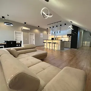 https://tyniecka-118k-prestige-apartment-by-jso.krakowhotelspoland.com