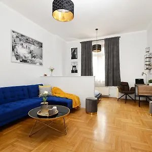 Luxury R162 Budapest