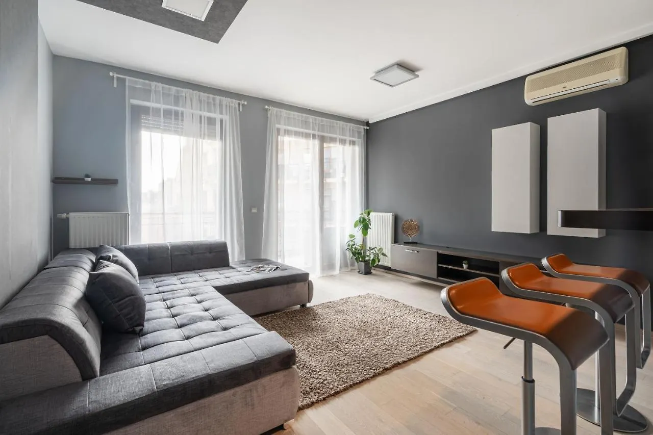 Urban Jungle Oasis King With Free Parking Apartment Budapest Hungary