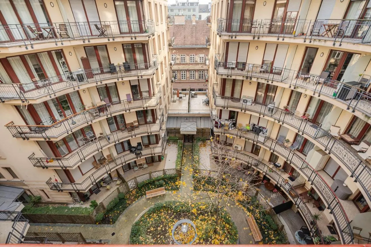 شقة Urban Jungle Oasis King With Free Parking بودابست