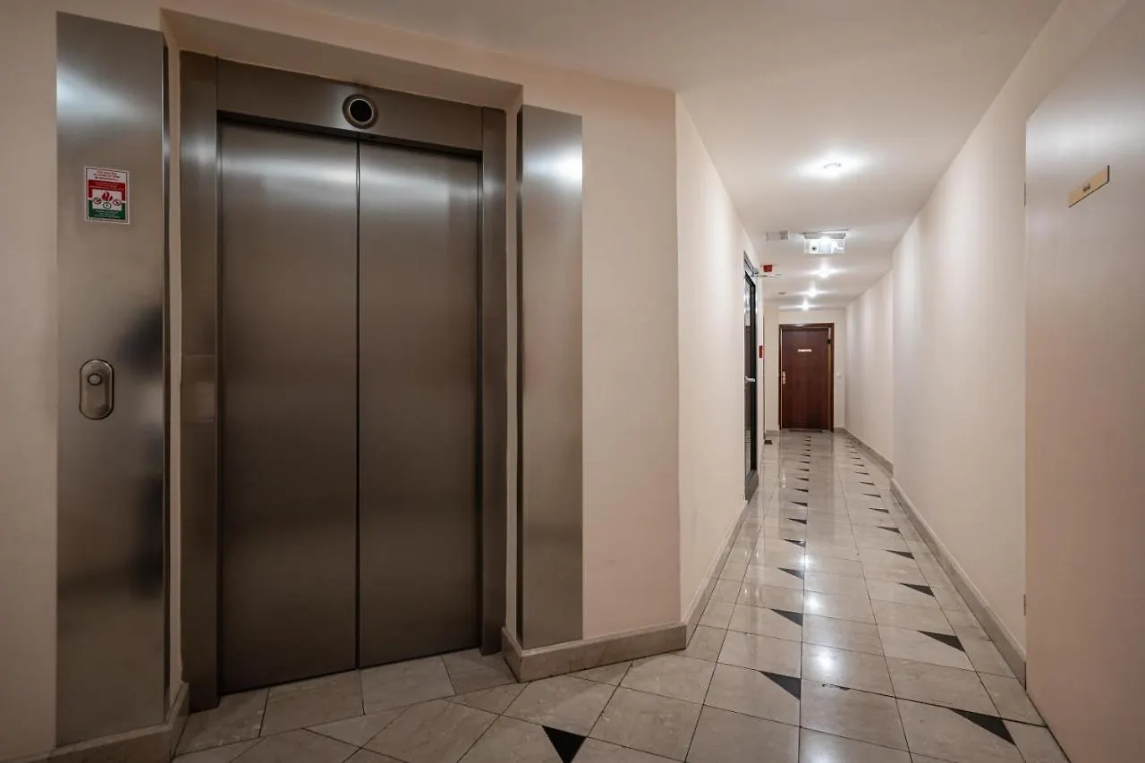 Urban Jungle Oasis King With Free Parking Apartment Budapest Hungary