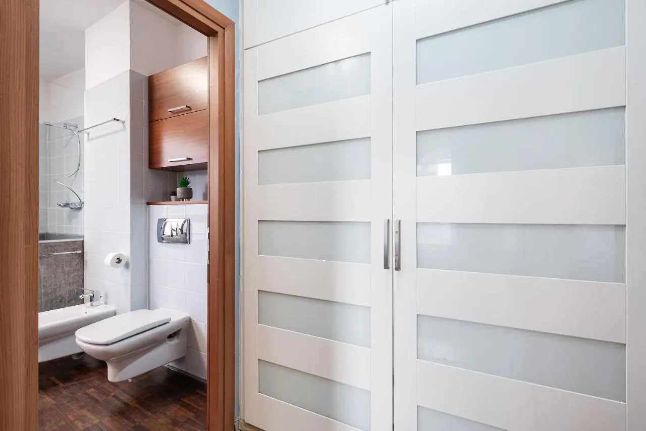 Urban Jungle Oasis King With Free Parking Apartment Budapest